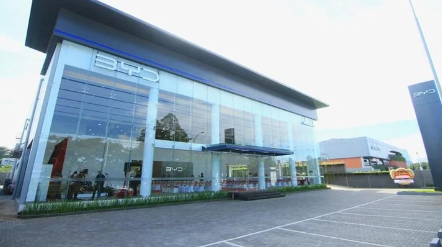 Komitmen BYD Membangun Ekosistem Energi Terbarukan Melalui Kolaborasi Bisnis dan Mobil Listrik di Indonesia